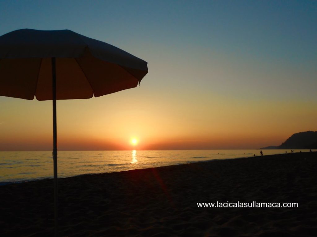 Spiagge Grecia Continentale Loutsa Beach - Tramonto